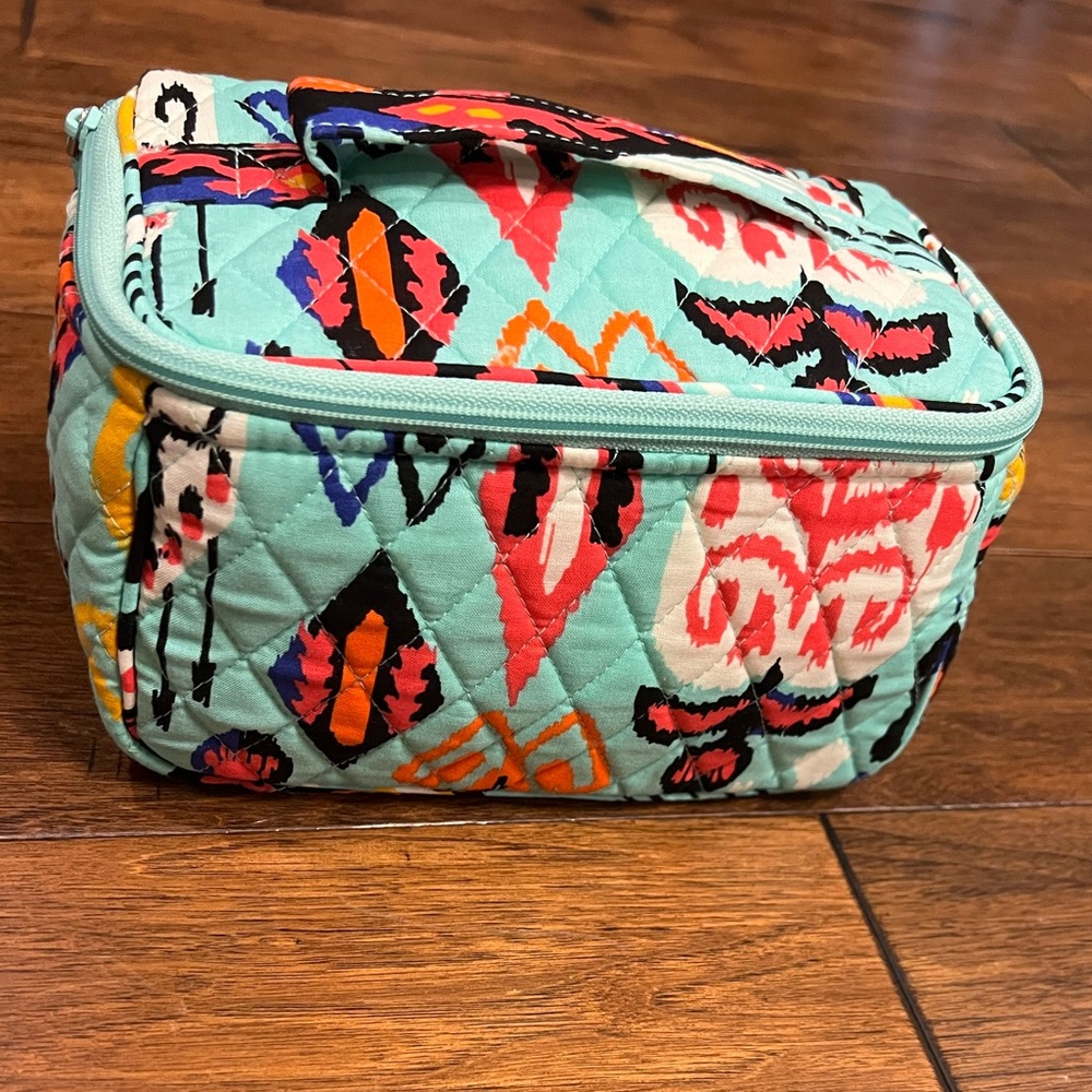 Vera Bradley make up bag